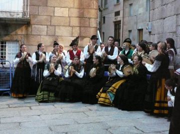 270381_1826433620335_1371756_n